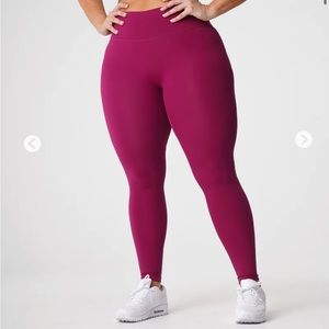 NVGTN signature leggings